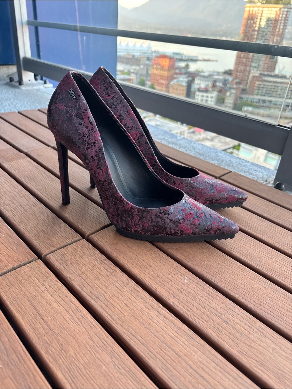 NEW DKNY Women’s Pointed Toe High Heels in Burgundy Floral